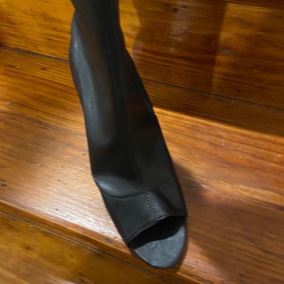 Boot - Picture 2 of 3